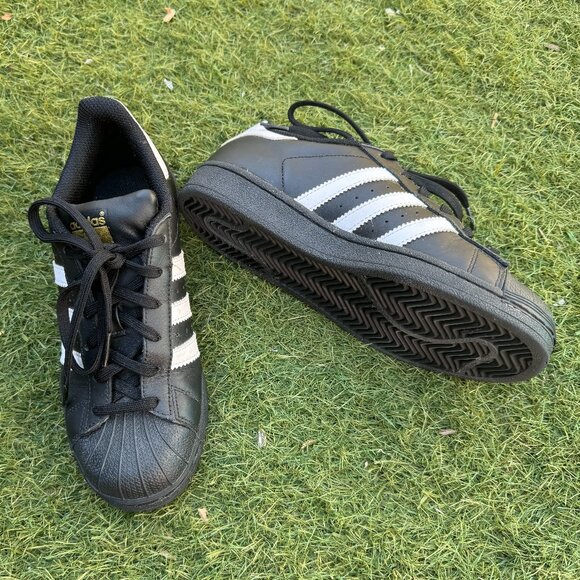 Shelltoe Black Adidas - Picture 8 of 11